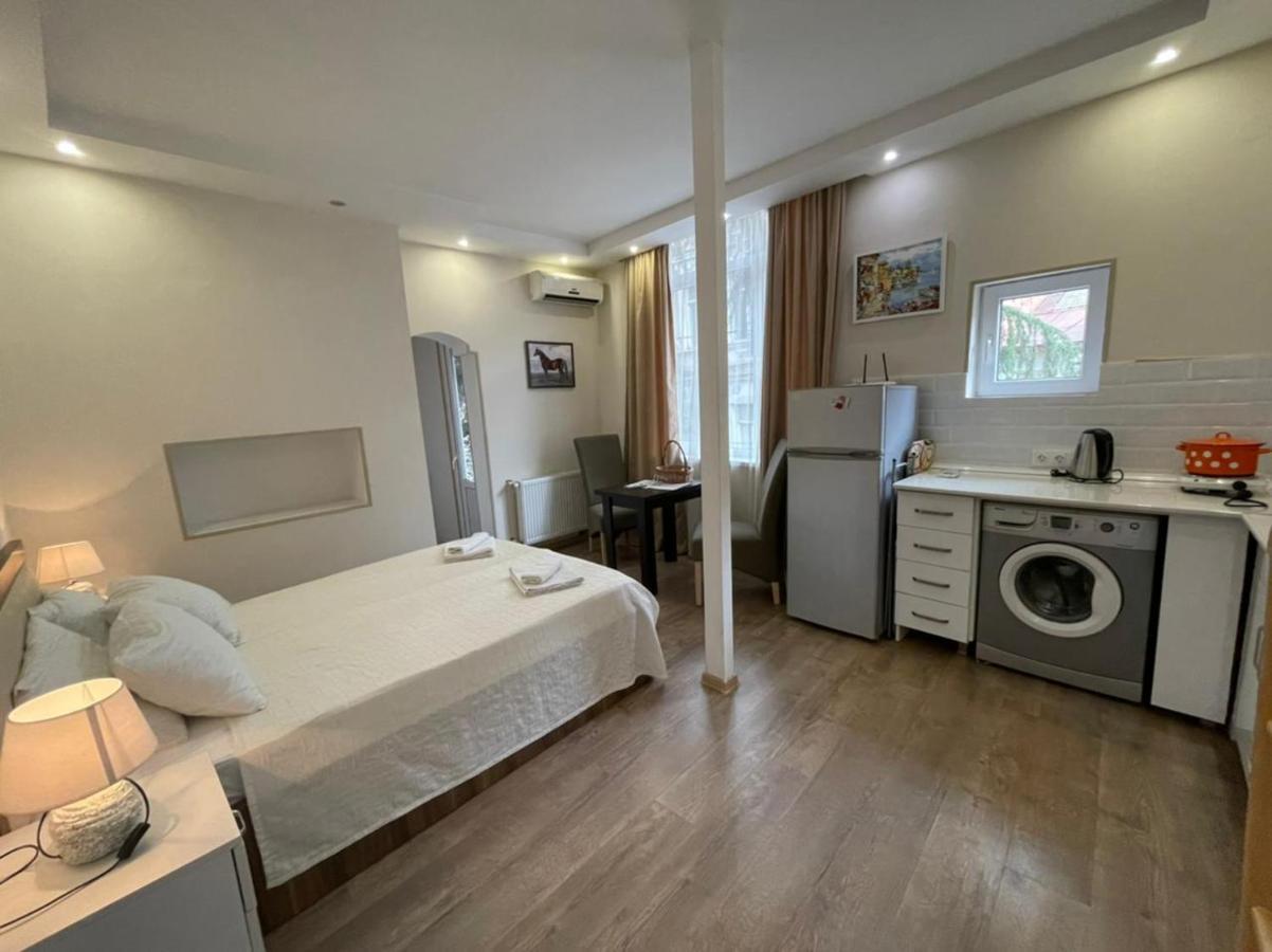 Georgian Guest House On Asatiani Tbilisi Exteriör bild