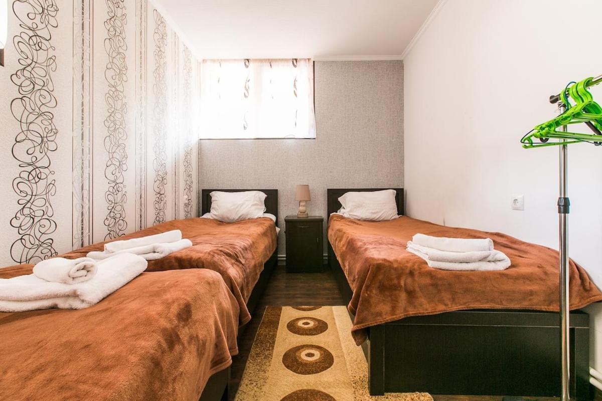 Georgian Guest House On Asatiani Tbilisi Exteriör bild