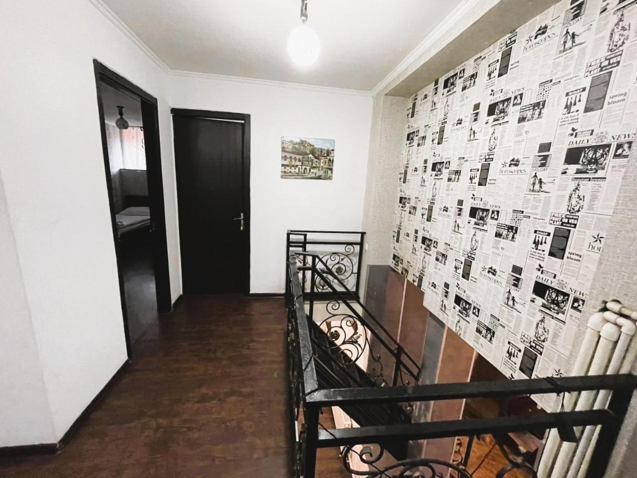 Georgian Guest House On Asatiani Tbilisi Exteriör bild