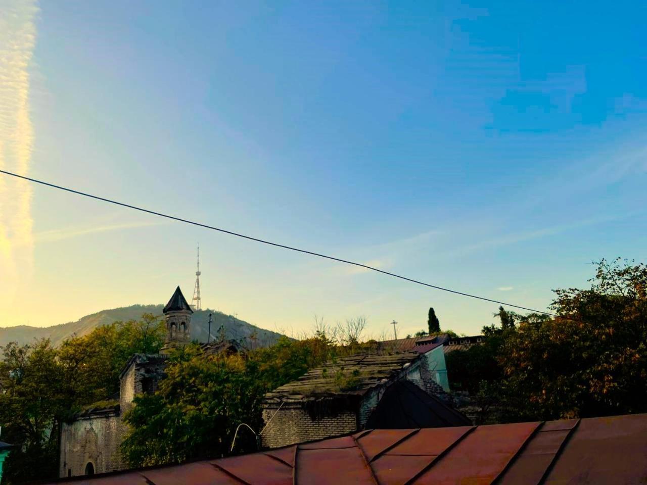 Georgian Guest House On Asatiani Tbilisi Exteriör bild