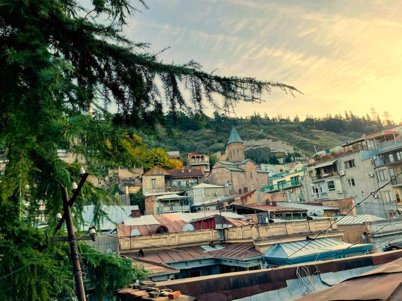 Georgian Guest House On Asatiani Tbilisi Exteriör bild