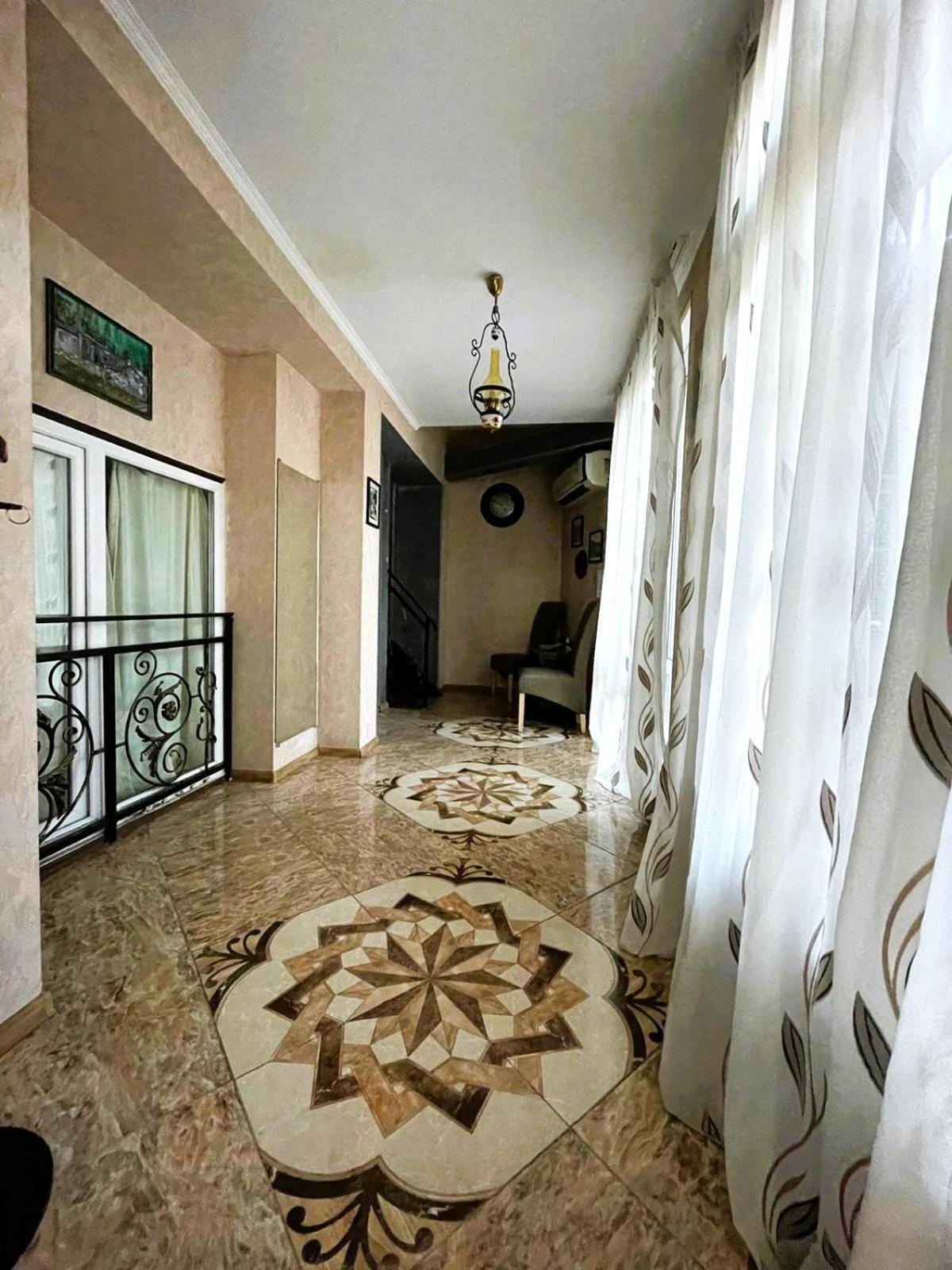 Georgian Guest House On Asatiani Tbilisi Exteriör bild
