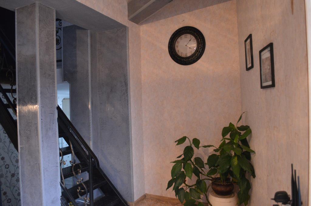 Georgian Guest House On Asatiani Tbilisi Exteriör bild