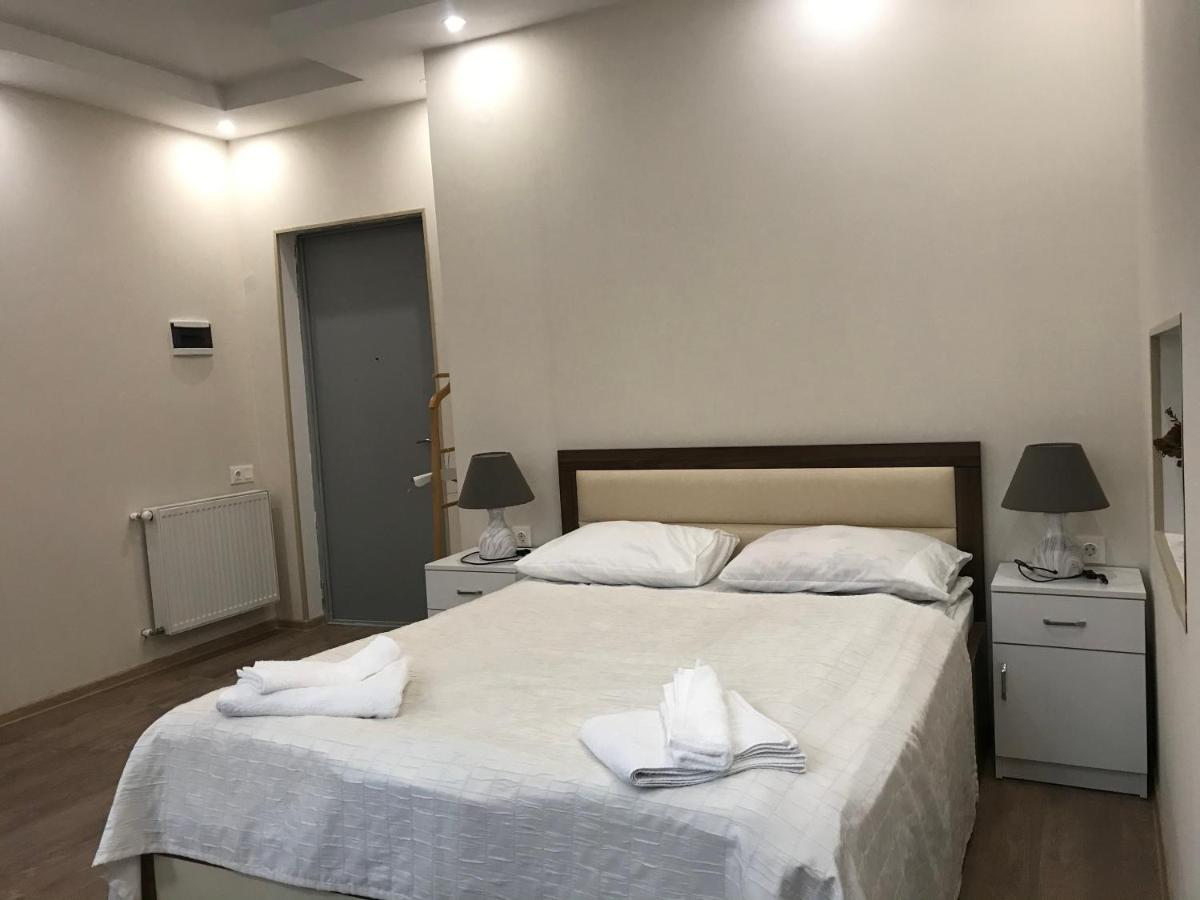 Georgian Guest House On Asatiani Tbilisi Exteriör bild